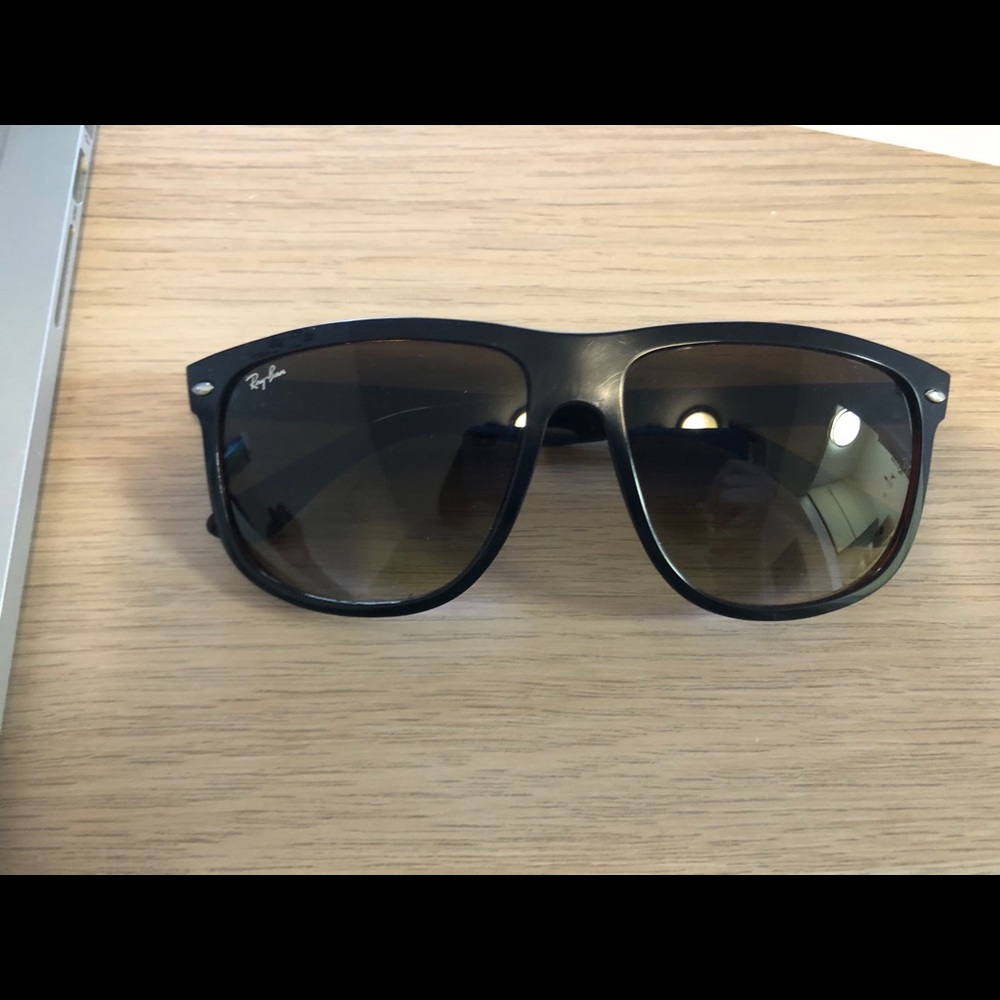 Ray ban. Sunglasses. Brown